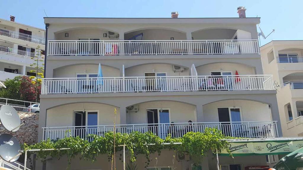 Apartmani Jopi ネウム エクステリア 写真